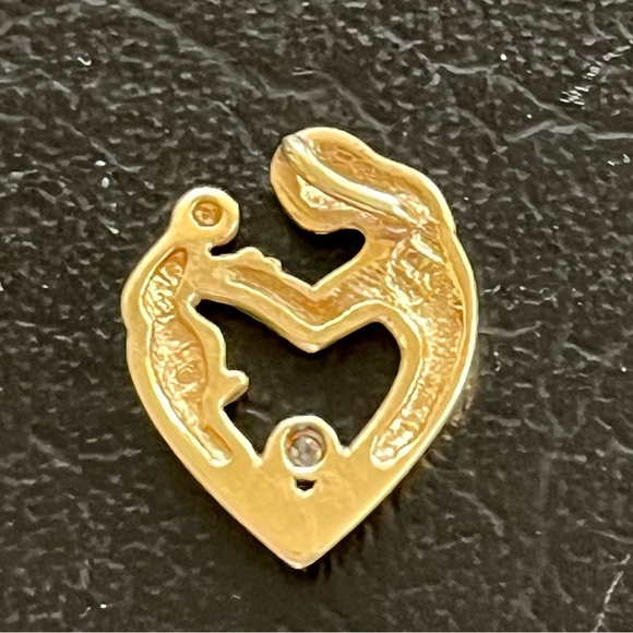 14kt Gold Mother/child pendant ex condition - Picture 3 of 3